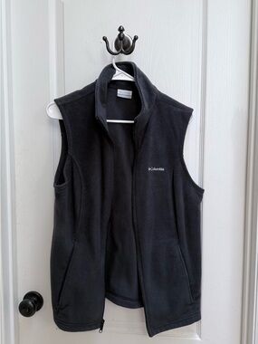 2 for $15 Columbia Black Fleece Vest